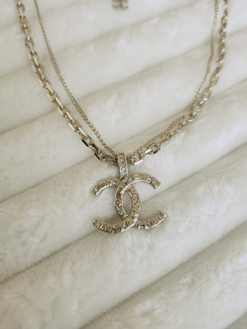 CHANEL Necklace Double Chain CC Pendant Crystal Stamped B25 Cruise 2025 - France - Picture 4 of 6